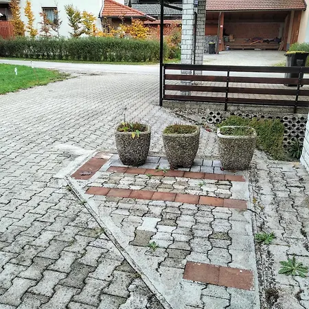 Apartsun * Zgornji Brnik